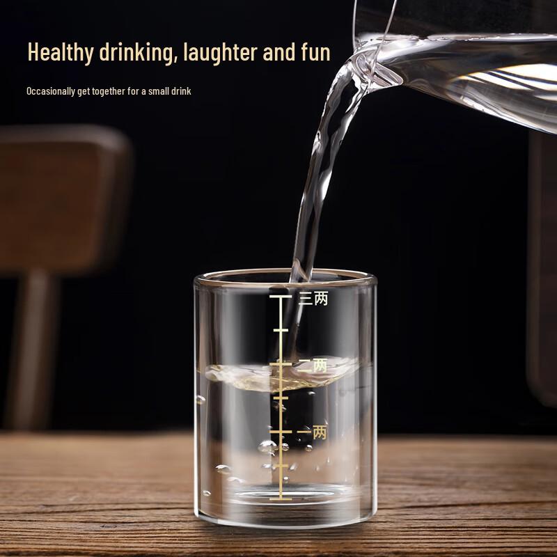 Kalibrierte Schnapsgläser aus gehärtetem Glas