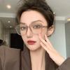 Retro Rivet Non-prescription Flat Glasses for Women with a Cool and Stylish Look, Anti-blue Light High-definition Myopia Frames for Men
