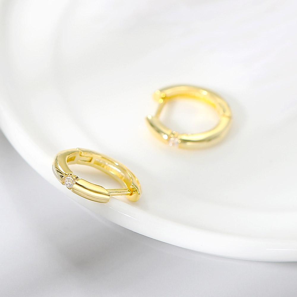 ZHOUYANG Small Hoop Earrings Women Hip Hop Jewelry Circle Round A Zircon Rose Gold Color Men Piercing Ear Clip Wholesale KBE126