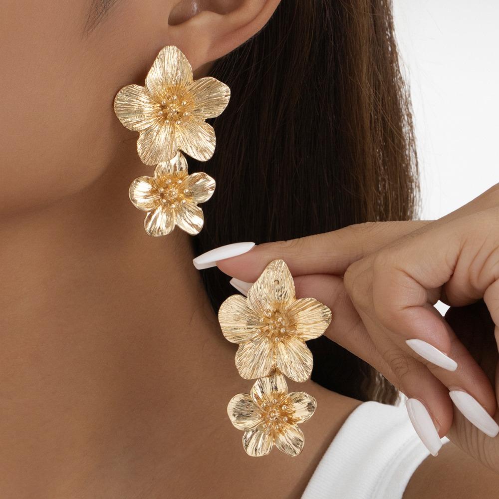 Metal Flower Stud Earrings for Women Premium Exaggerated Golden New Party Jewelry Gifts Accessories