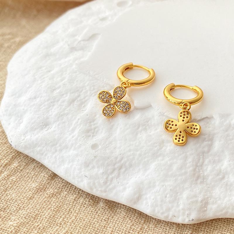 Women Delicate Fashion 18k Gold Plated Zircon Inlaid Clover Ear Cuff Earrings