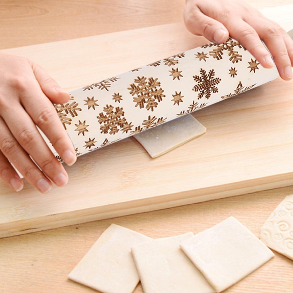 Wooden Embossed Rolling Pin Snowflake Pattern Cookie Rolling Pin Kitchen Decor