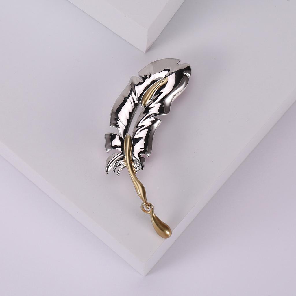 Fashion Personalized Design Feather Brooch, The Same Temperament Suit Pin Jewelry For Men And Women