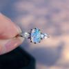 Süßer weiblicher weißer Feueropal Stein Verlobungsring Vintage Kupferfarbe Sommer Hochzeits Schmuck Für Frauen