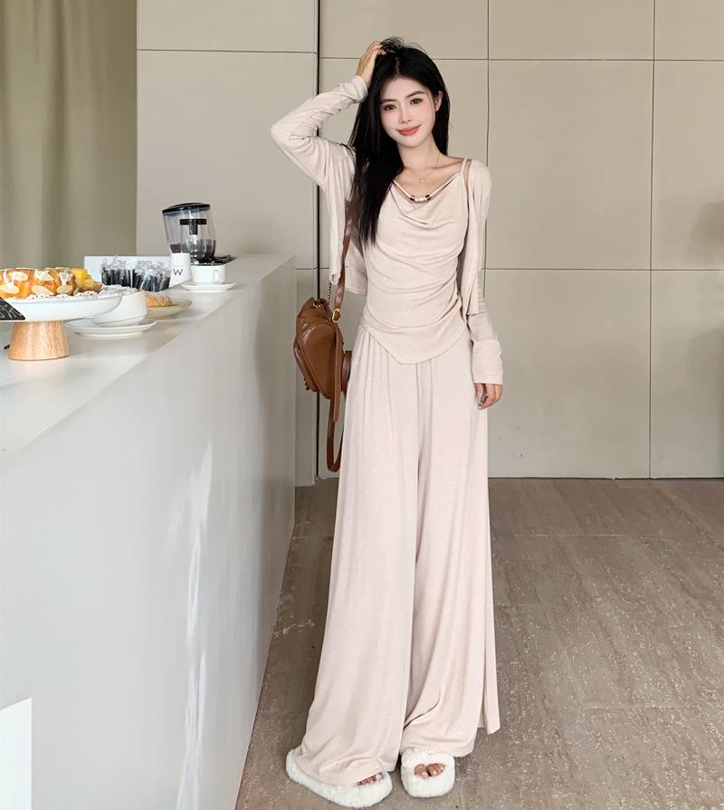 

Plus Size Early Spring 2025 Knit Camisole Cardigan & Wide Leg Pants Three-Piece Outfit S