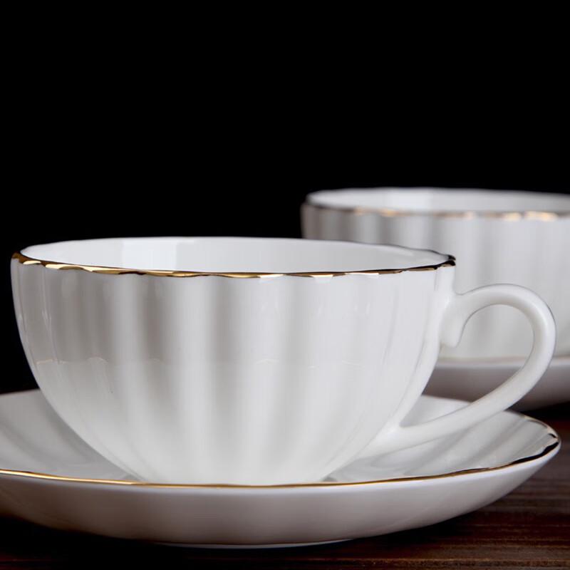 

Европейский костяной фарфор с золотой отделкой, набор кофейной чашки и блюдца Тыква