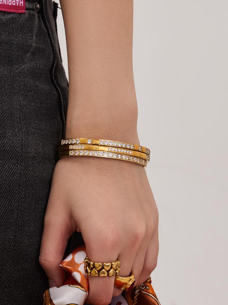 European Classic Zirconia Women's Bracelet: Stainless Steel Design with Rhinestones