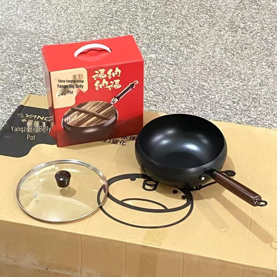 Old-Fashioned Wooden Handle Flat-Bottomed Non-Stick Iron Stir-Fry Pan for Induction Cookers