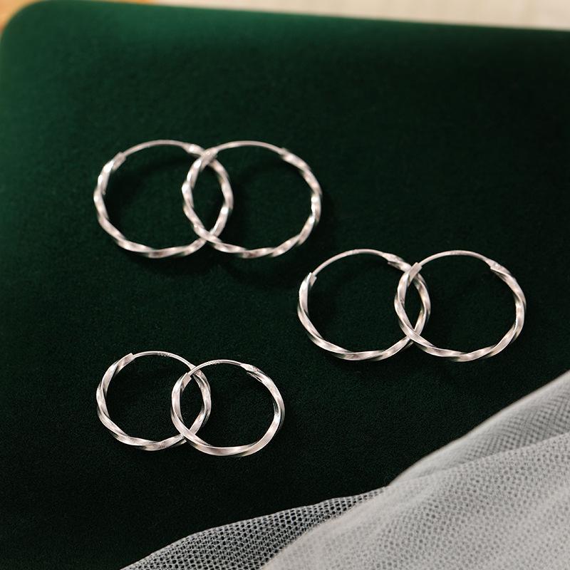 Boucles d'oreilles ondulées Feng Shui en argent sterling - Style simple et exagéré pour femmes