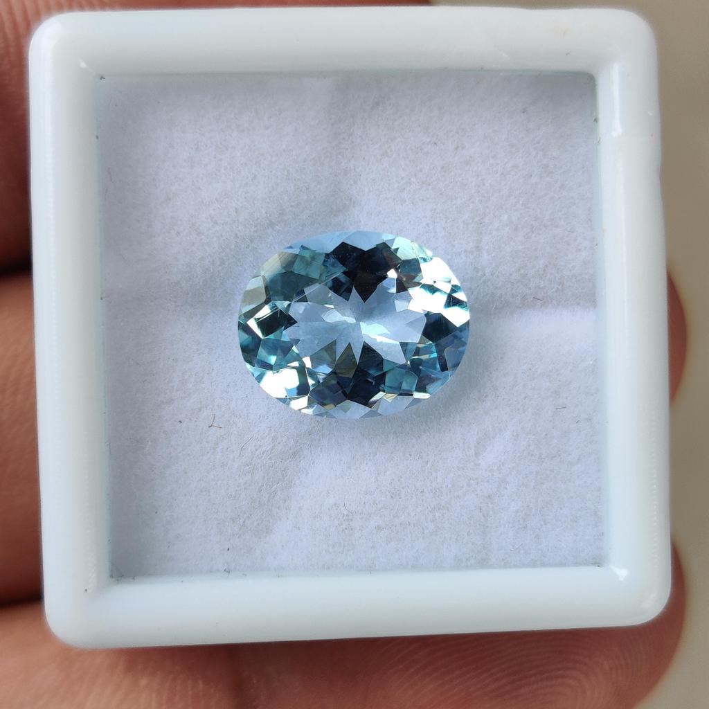 Beautiful Oval Cut 15x9x5 MM Size Natural Aquamarine Oval Shape Faceted Gemstone, 3.75 Carat Aquamarine stone.