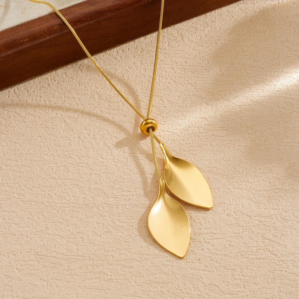 316L Stainless Steel Leaf Pendant Pull Necklace For Women Temperament Vintage Clavicle Chain Jewelry Gifts Wholesale