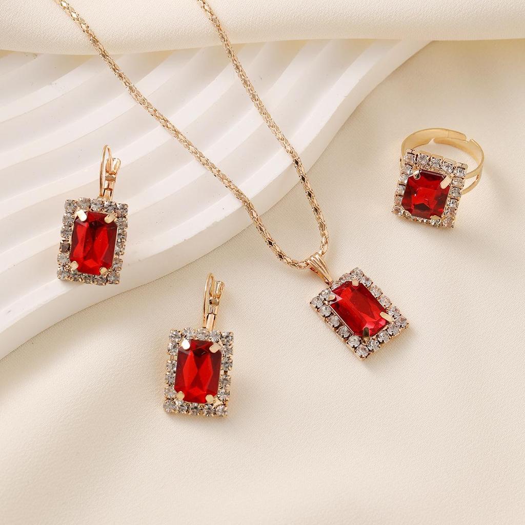 Heißverkauftes High-End Geometrisches Diamant Halsketten-, Ohrring- und Ring-Set für Damen