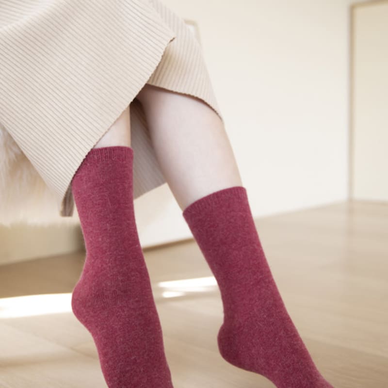 SNOOZY Angora Heart Point Socks - Cherry