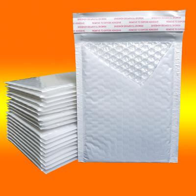 50 Stück Luftpolstertaschen, weiß, Poly-Luftpolstertaschen, selbstklebend, gepolsterte Geschenktüte, Verpackungsumschlagtaschen, Buchversand-Pakettasche