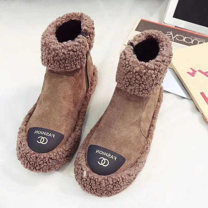 2025 Autumn and Winter Korean Version Versatile Casual Fashion New Women's Shoes Snow Boots Thick-soled Student Flat-bottomed Fluffy Short Boots