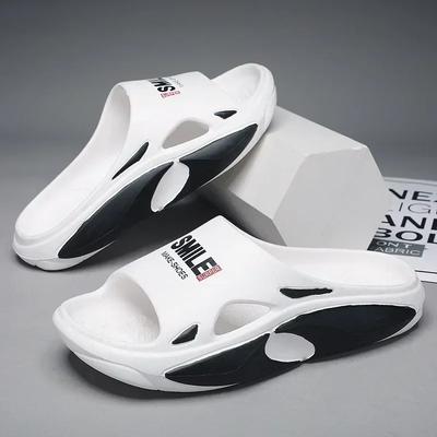 EVA Zachte Zool Heren Slippers Nieuw2025 Zomer Heren Slippers Ademend Hol Strand Sandalen Licht Comfortabel Binnenhuis Teenslipper