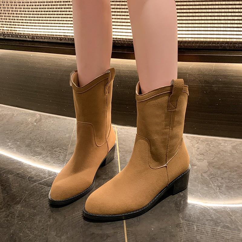Han Shu's Same Ins2025 Autumn New Retro Short Boots Women's Spring and Autumn Single Boots Thick Heel Pointed Western Cowboy Boots.