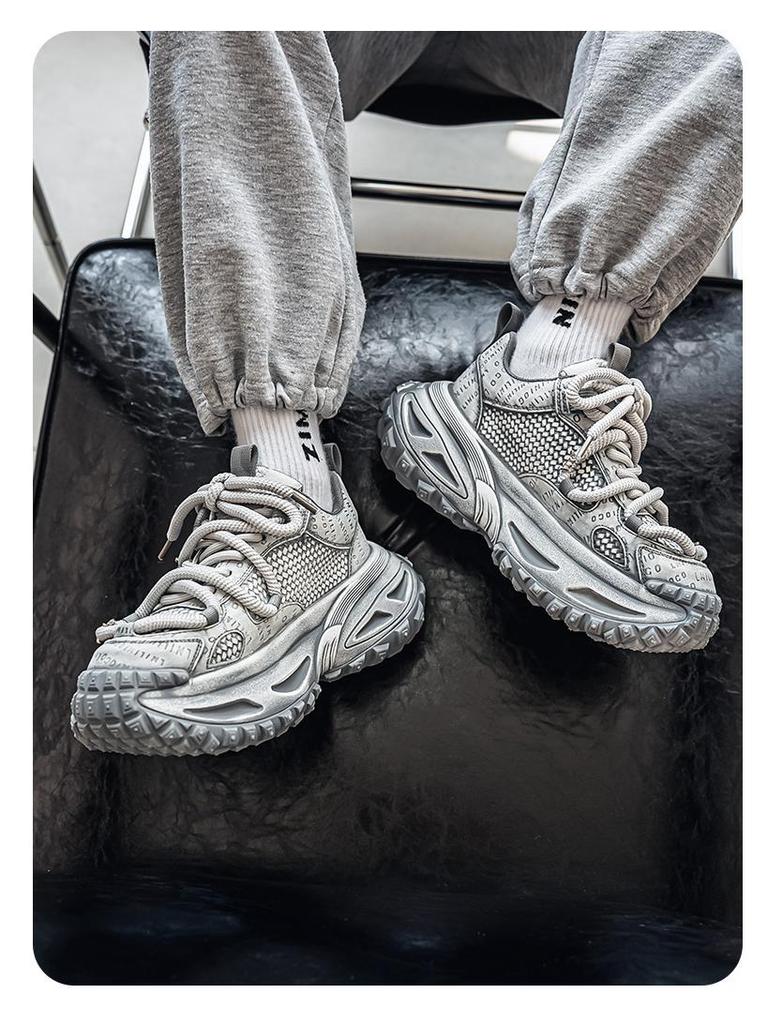 Men's Light Luxury Mesh Sports Shoes: Non-Slip, Breathable, Thick Sole, Height-Increasing, Autumn/Winter Casual Running Dad Shoes.