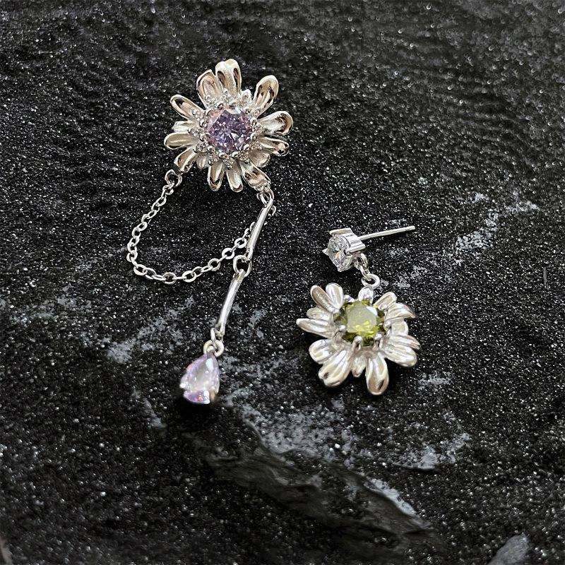 AB Asymmetrical Daisy Stud Earrings: Trendy, Sweet, and Fashionable Flower Tassel Needle Jewelry for Women.