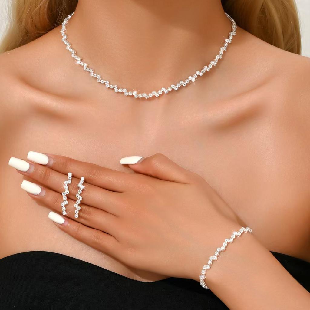 Dazzling Rhinestone Crystal Bridal Jewelry Classic Bride's Jewelry Set Rhinestones Necklace Bracelet Earrings Ensembles