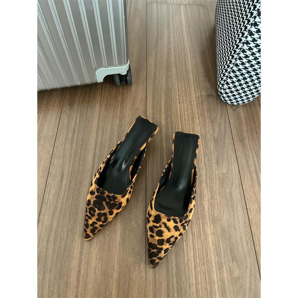 

2025 новые весенние тапочки модный темперамент универсальные остроносые леопардовые полутапочки женские на среднем каблуке с закрытым носком женские 40 цветной печати леопарда