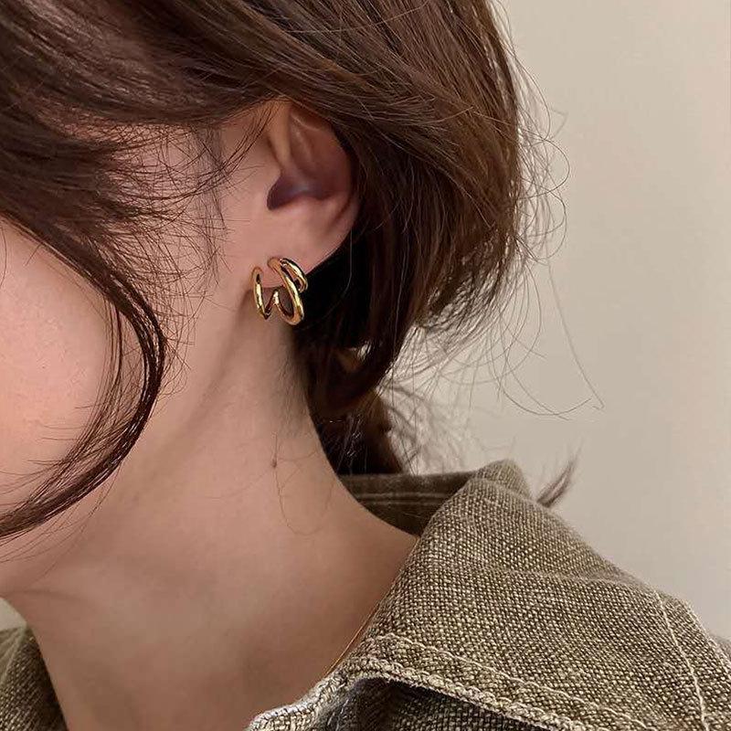 Korean Retro Geometric Circle Stud Earrings - Versatile and Exquisite for Women