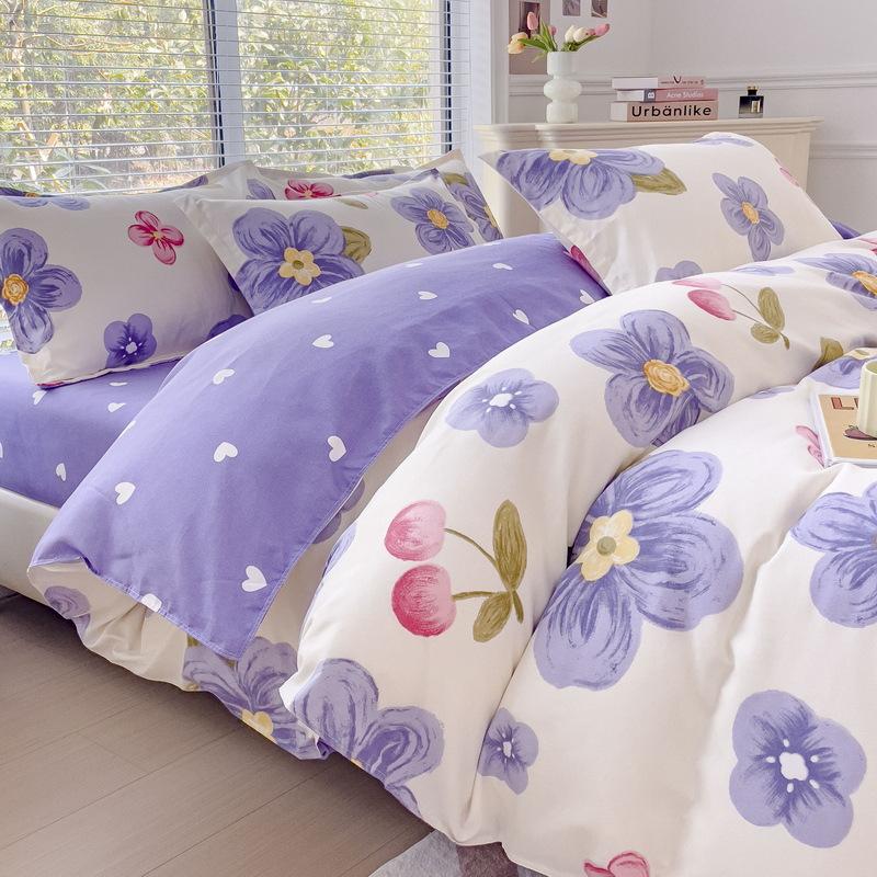 

Зимове простирадло з чотирьох предметів. Маленьке простирадло з щіткою з чистої бавовни. Підодіяльник. Постільна білизна. Мультфільм. 1.8m four-piece set