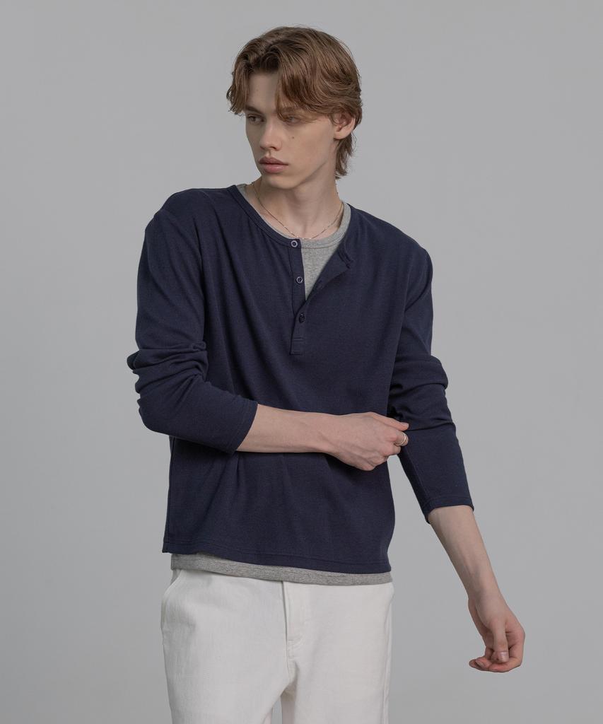 DECOROSO Easy Layered Henley Neck Long Sleeve T-Shirt [Navy]