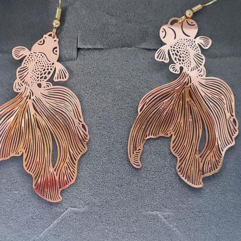 Unique Geometric Earrings Trendy and Fashionable Hollow Fish Ear Hooks Perfect for Women who Love Unique Accessories