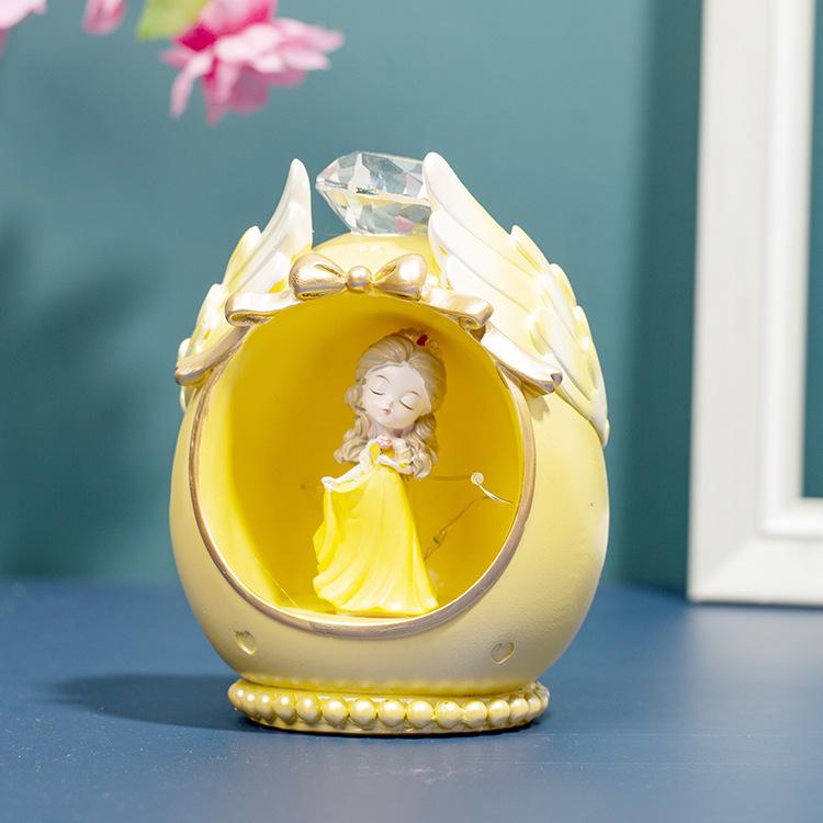 

Теплый ночник на батарейках, мультяшный, милый, четырехцветный, в форме принцессы жёлтый