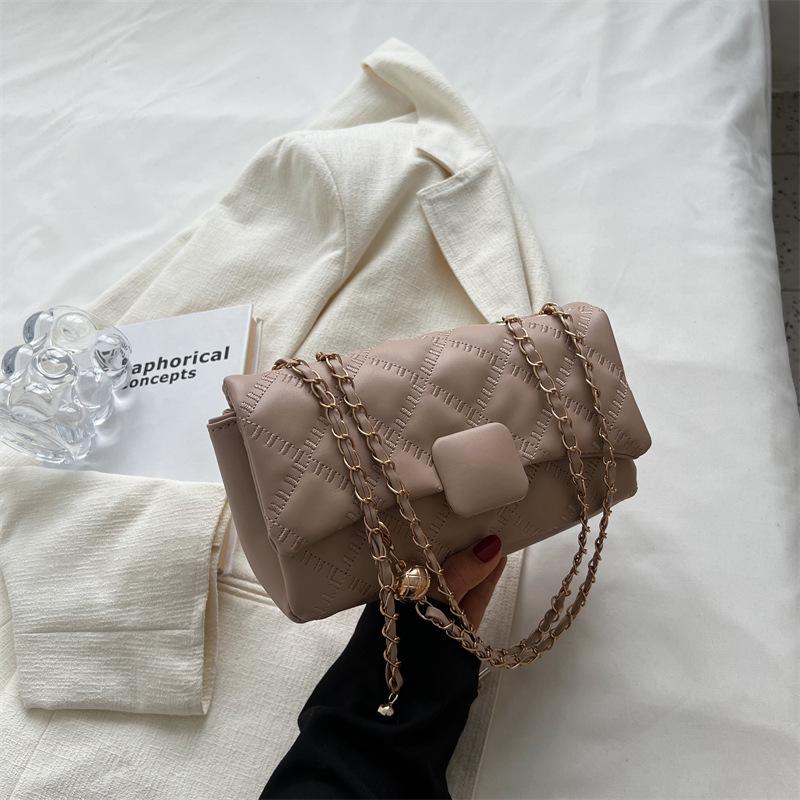 Rhombus Embroidery Thread Small Bag Women's 2024 Spring New Popular Versatile Chain Messenger Bag Internet Celebrity Explosion Small Square Bag