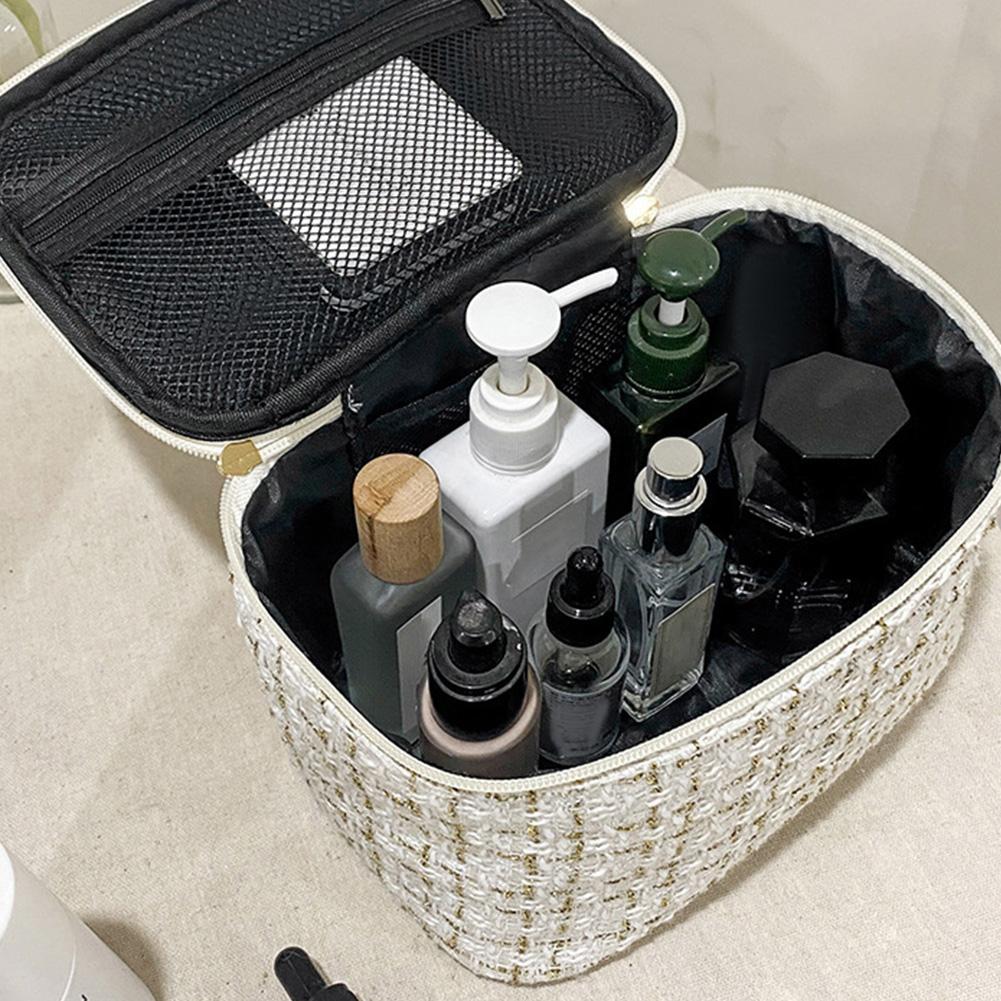 2026 New Knitted Makeup Bag for Women Fashionable Woven Cosmetic Bag Large Capacity Portable Travel Toiletry Organizer Handbag