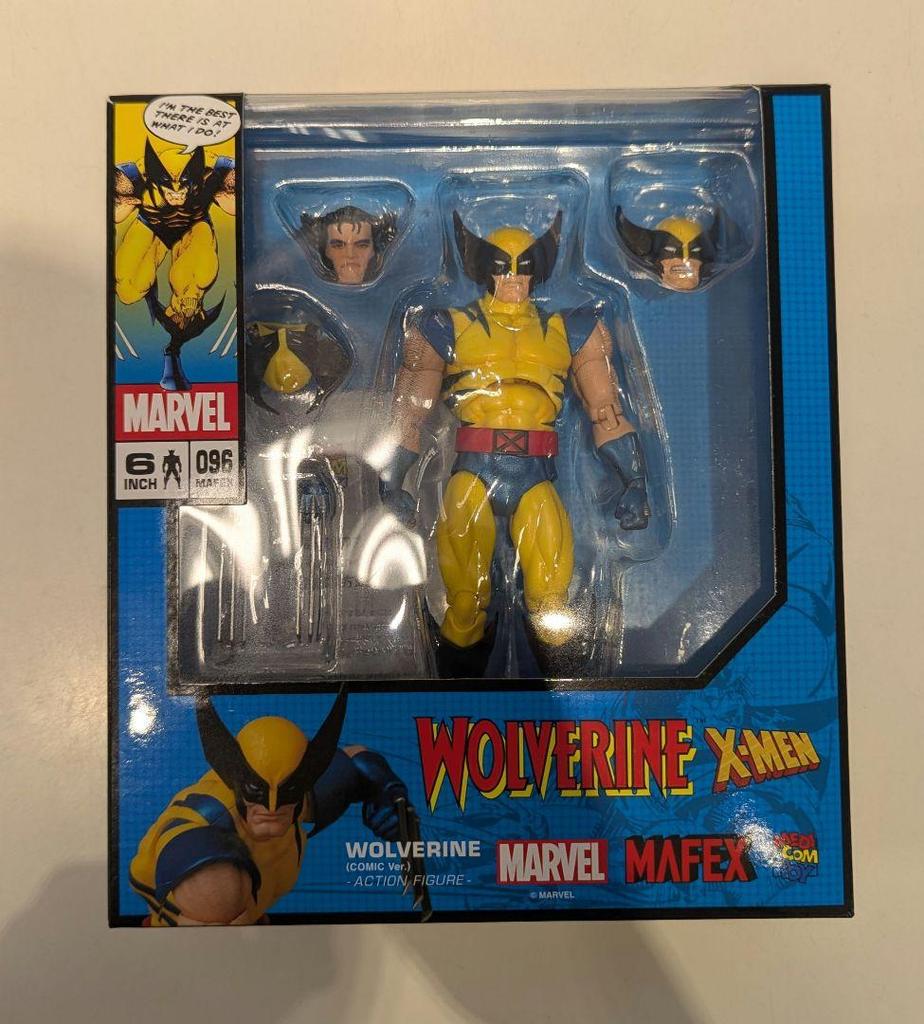 [USED] MAFEX WOLVERINE TIGERSTRIPE Marvel Legends Scale