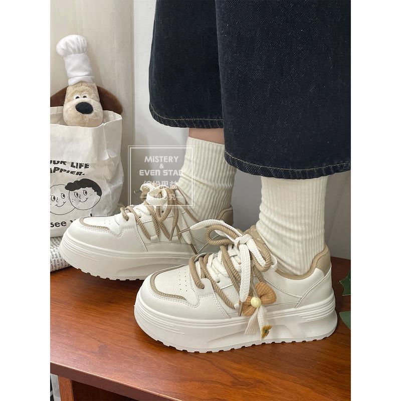 New products are on sale in autumn, new thick-soled little white shoes, female students' versatile casual board shoes 2839