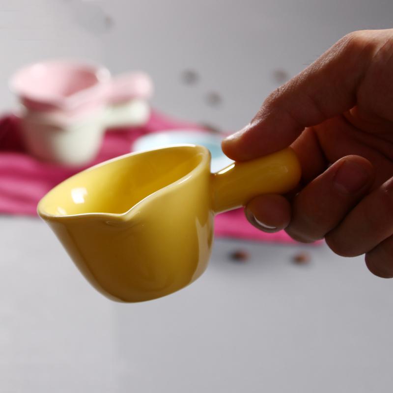 Ceramic Coffee Milk Jar with Handle Small Milk Cup Steak Sauce Cup Milk Spoon Beak Cup Round Sugar Jar 100ml Coffee Utensils