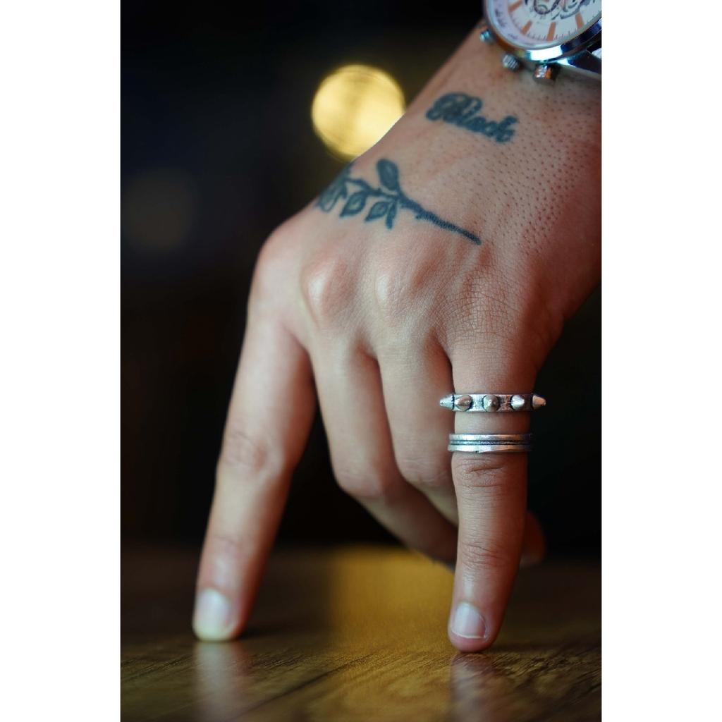 Nastavitelný postříbřený prsten ve stylu modelu vodítka pro psy s hroty