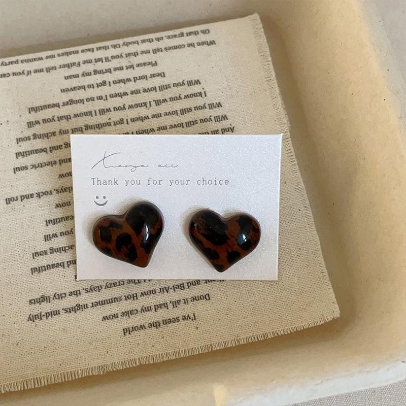 Leopardenmuster Liebeskugel Ohrringe für Damen – Einzigartig und vielseitig im Retro Maillard Stil