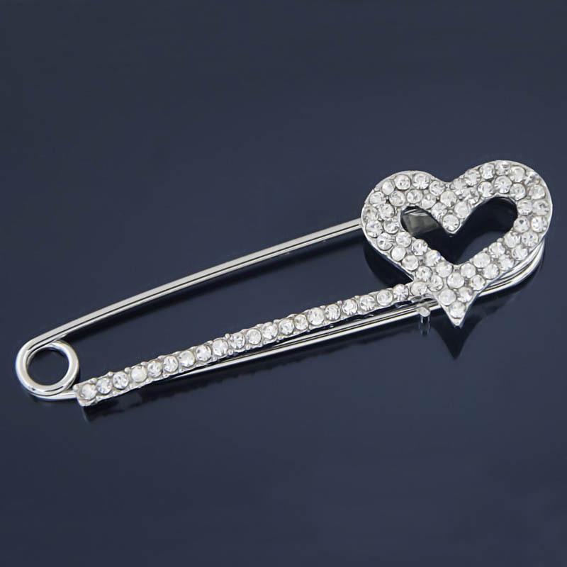 Trendy Women s Heart Rhinestone Brooch Lapel Pin with Silk Scarf Buckle серебряный