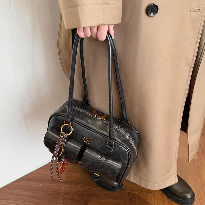 Women Multi Pockets Shoulder Bag with Pendant Vintage Armpit Bag PU Leather Casual Soft Handbag Travel Shopping Date Handbag