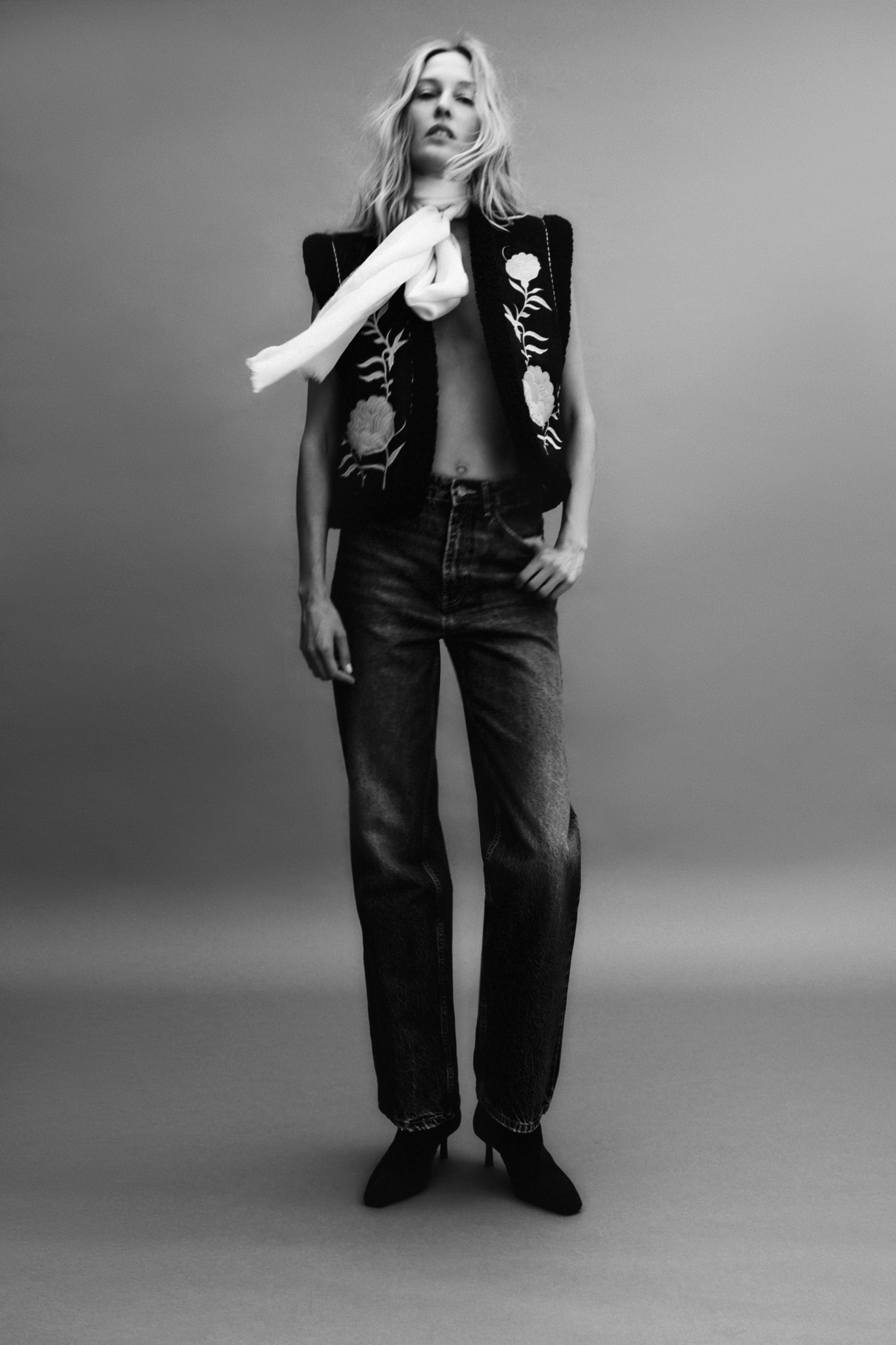 

ДВУСТОРОННИЙ ЖИЛЕТ С ВЫШИВКОЙ