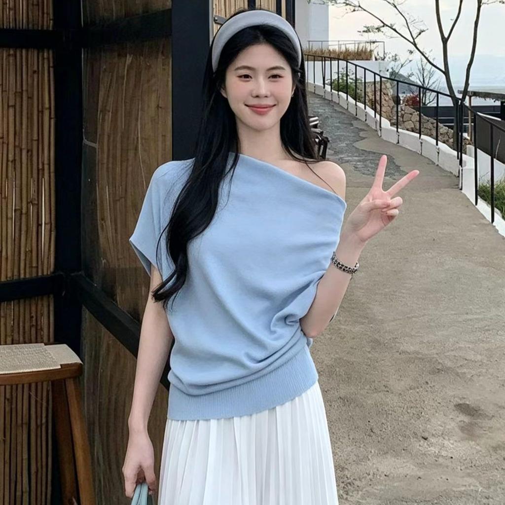 Laoqian Feng's Outfit: Plaid Collar, Ruffled Collar, Shoulder-slit, Knitted Short-sleeved T-shirt, Women's Summer Irregularly Cut Off-shoulder Top
