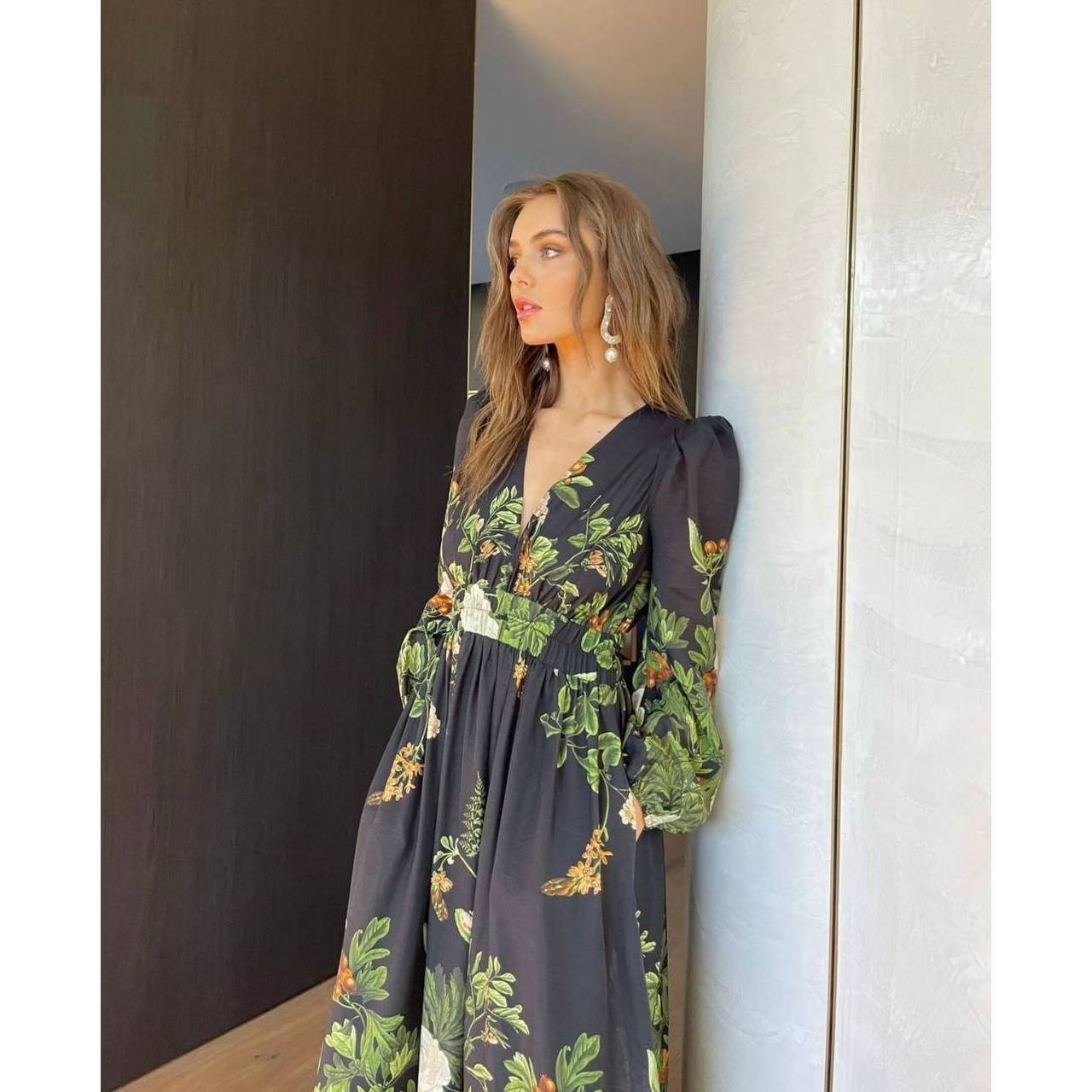 

Платье в женском стиле