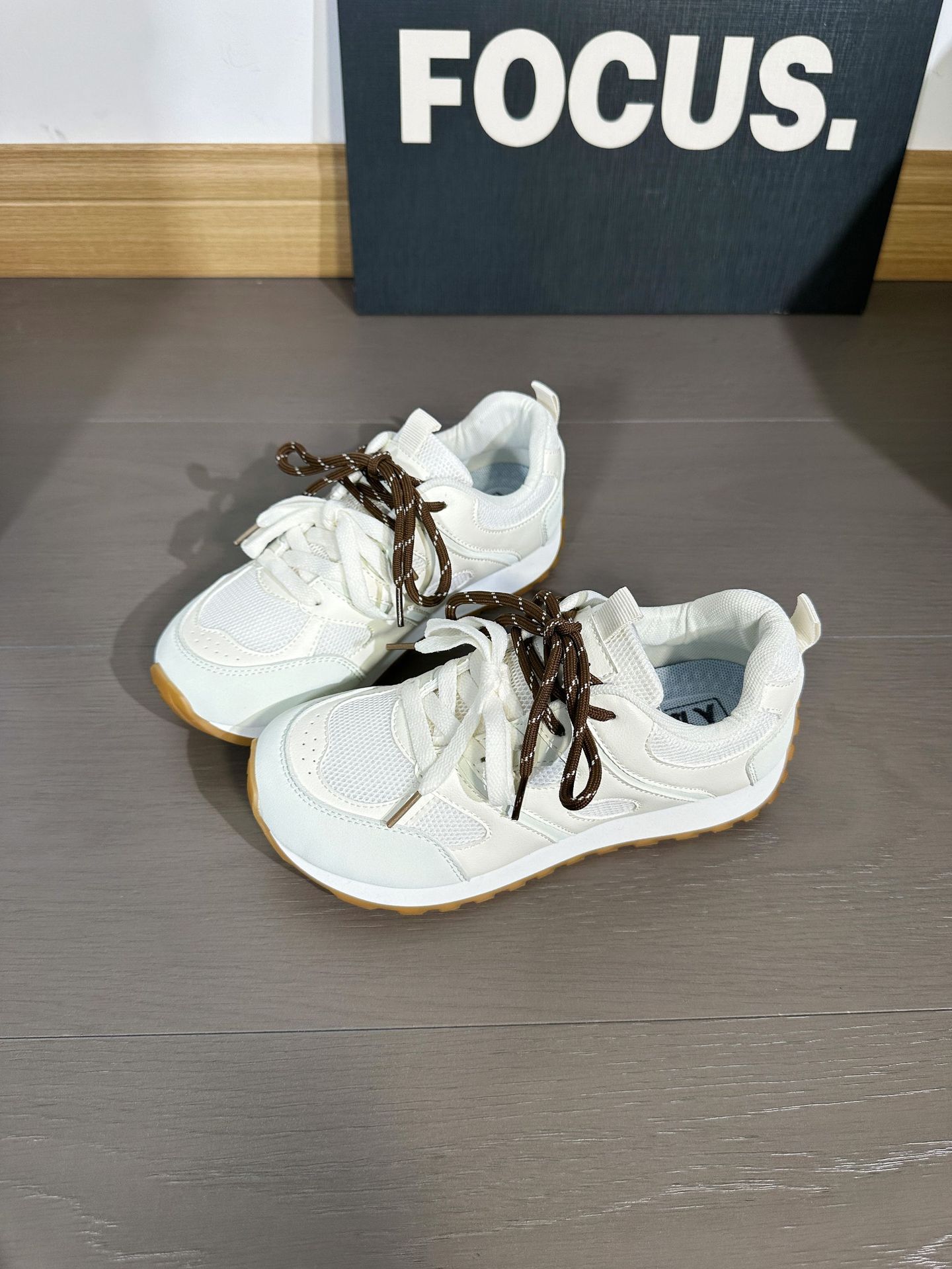 

New versatile Chinese casual shoes women s shoes student 2025 summer versatile light luxury sports shoes breathable running shoes 35