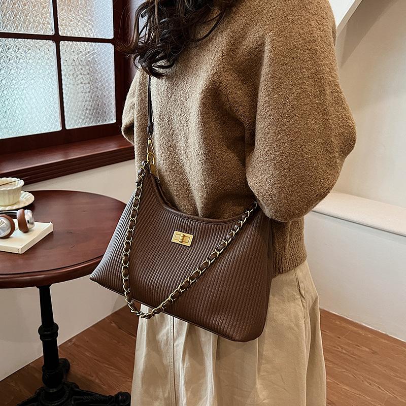 Bag Women's 2025 New Fashion Niche Design Folded Shoulder Crossbody Bag Premium Chain Underarm Bucket Bag