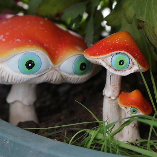 3Pcs Cartoon Mushroom Figurines Realistic Looking Weather-Resistant Outdoor Miniature Statues Potted Landscape