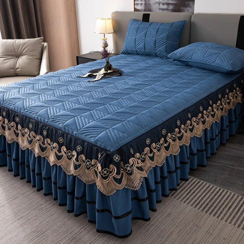 Elegant Vattert Fortykket Seneskjørt Tre Deler Sett King Queen Size Sengeteppe Sklisikkert Sengtrekk med Putetrekk