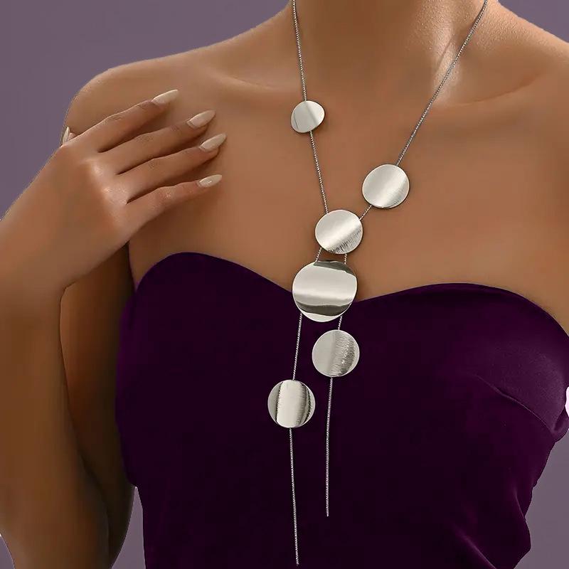Trendy Round Disc Cutout Geometric Necklace