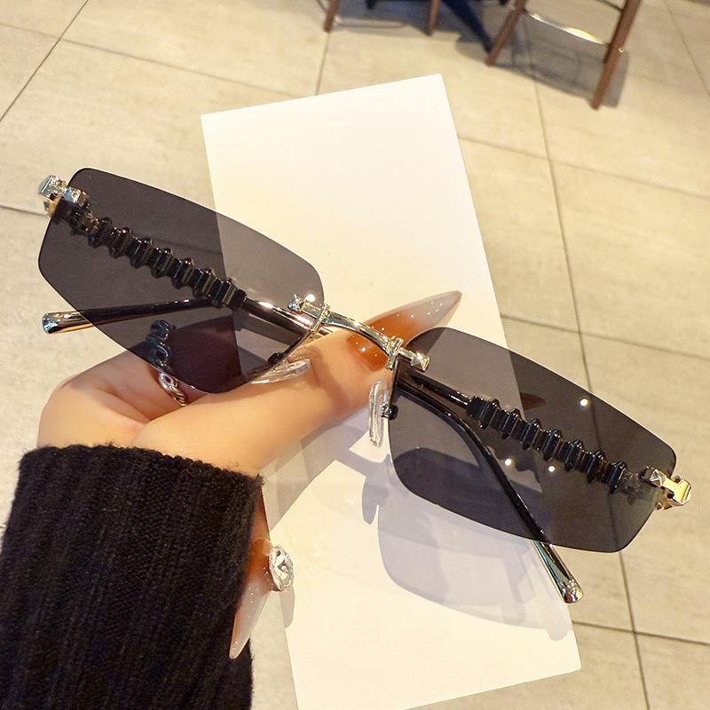 Rimless Metal Sunglasses for Women Men Vintage Luxury Brand Designer Outdoor Travel Popular Sun Glasses UV400