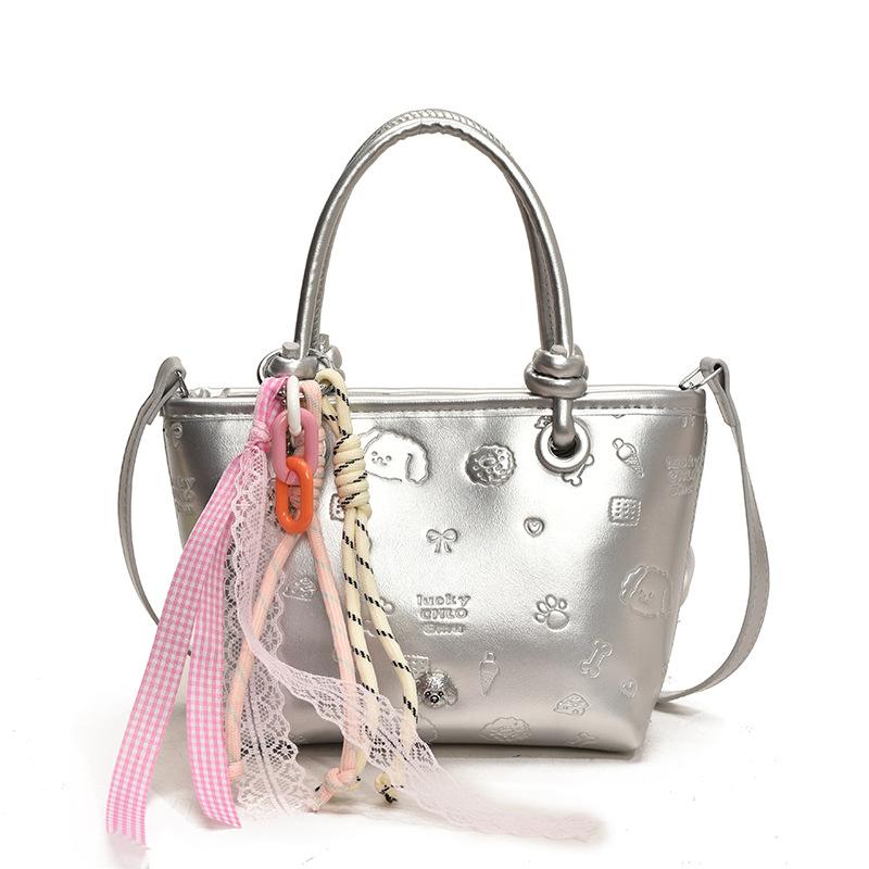 Trendy new cute embossed Korean version of high-end portable bucket bag casual versatile travel commuter messenger bag woman