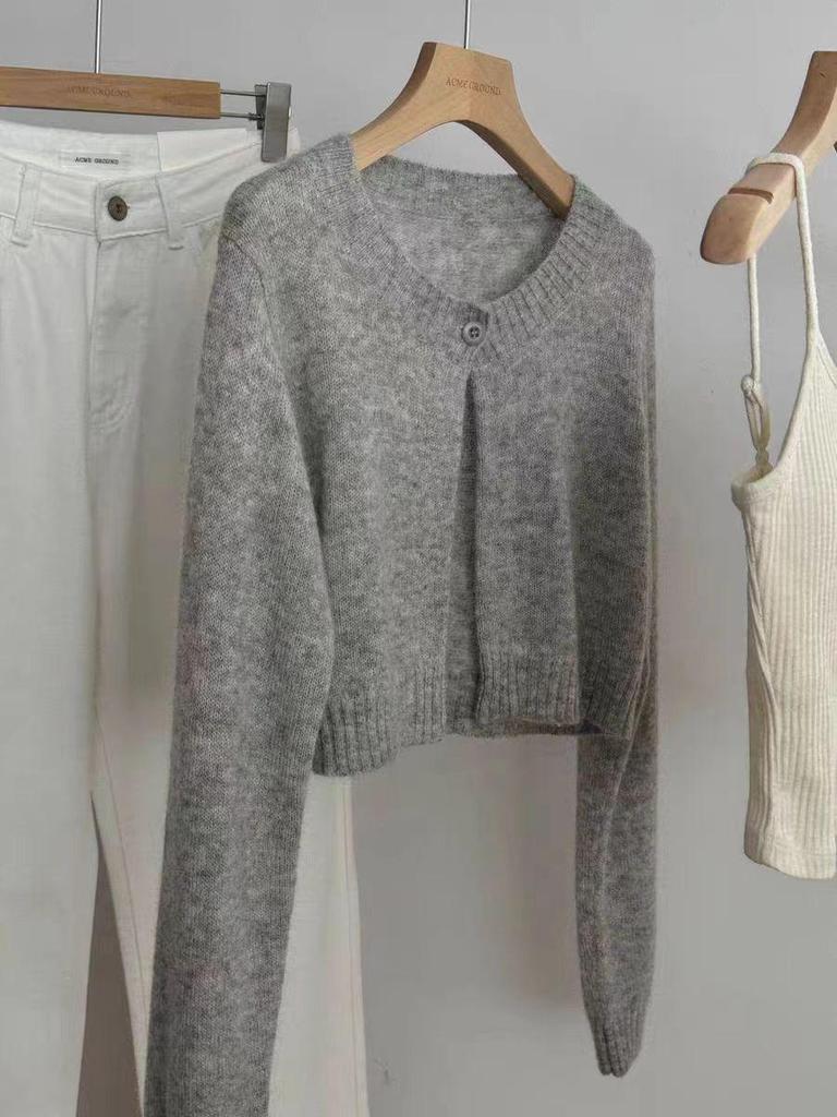 Women's One-Button Loose Knitwear: Short High-Waisted Wool Cardigan with Long Sleeves and Round Neck for Autumn/Winter Fashion.